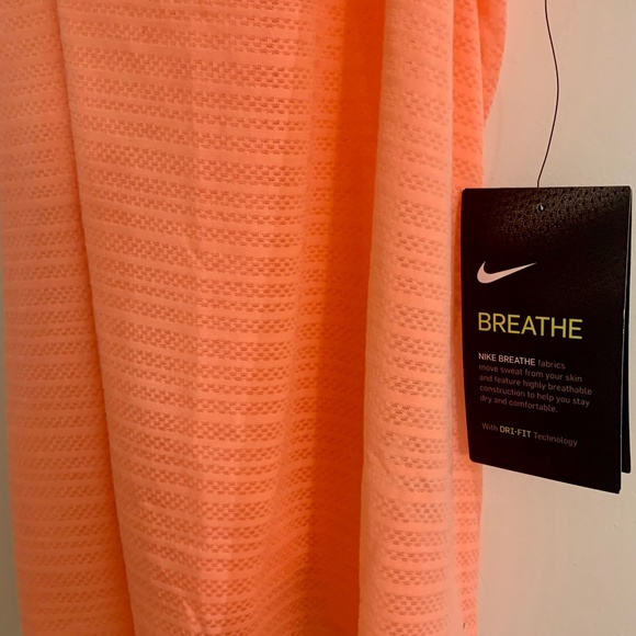 NWT Standard Fit Breathe Tank: Nike - Picture 9 of 16